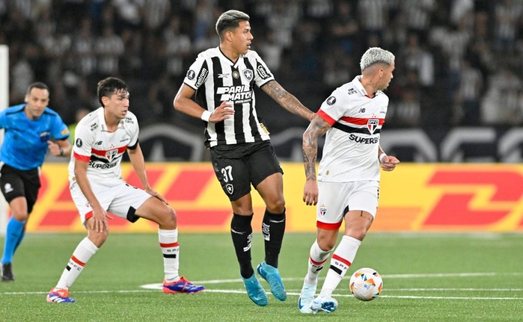 Nhận định soi kèo Botafogo vs Sao Paulo lúc 04h30 ngày 17/4/2025 nhan-dinh-soi-keo-botafogo-vs-sao-paulo-luc-04h30-ngay-17-4-2025-1