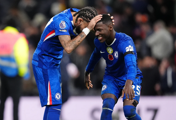 Maresca hài lòng với màn trình diễn chắc chắn của Chelsea trên sân Turf Moor